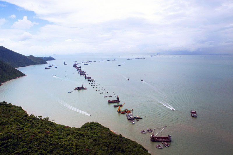 Hong-Kong-Zhuhai-Macao-Bridge.jpg